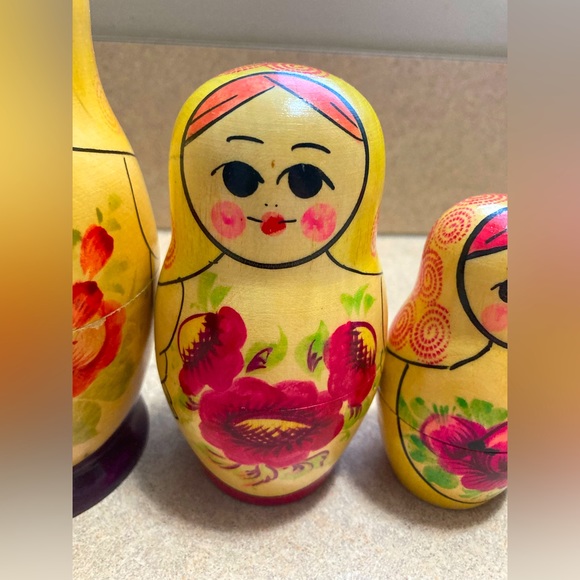 Authentic matryoshka nesting dolls - Picture 3 of 8